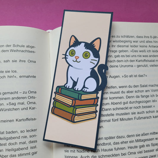 Form-Lesezeichen „Mia“ - Eine kleine Diva wartet zwischen deinen Buchseiten 🐱📖✨