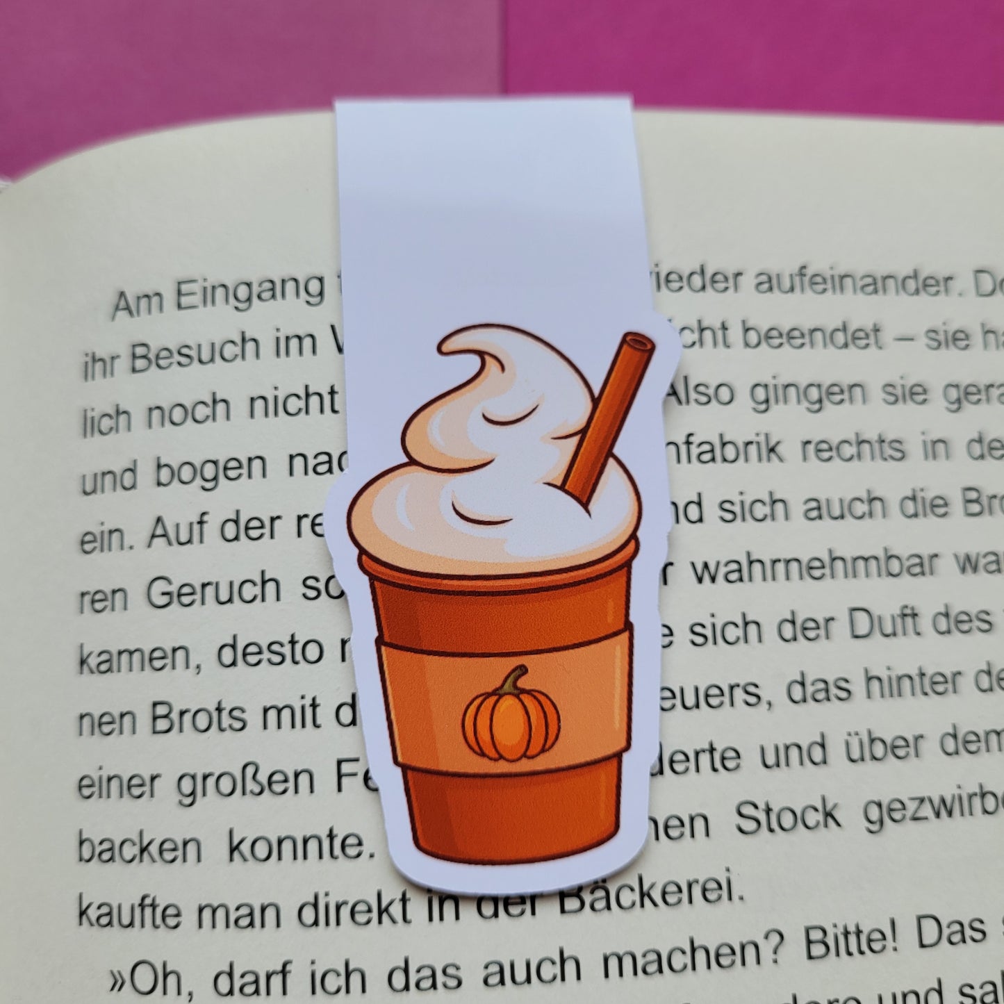 Magnet-Lesezeichen „Pumpkin Spice Latte“ - Cozy Herbst-Vibes für dein Buch 🎃📖☕