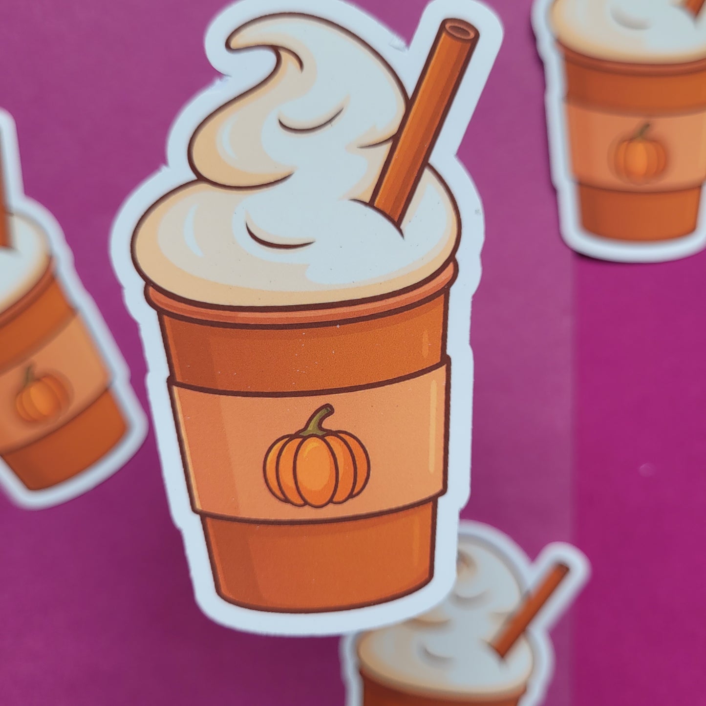 Sticker „Pumpkin Spice Latte" - Cozy Herbststimmung für Bücherfans 🎃☕📖