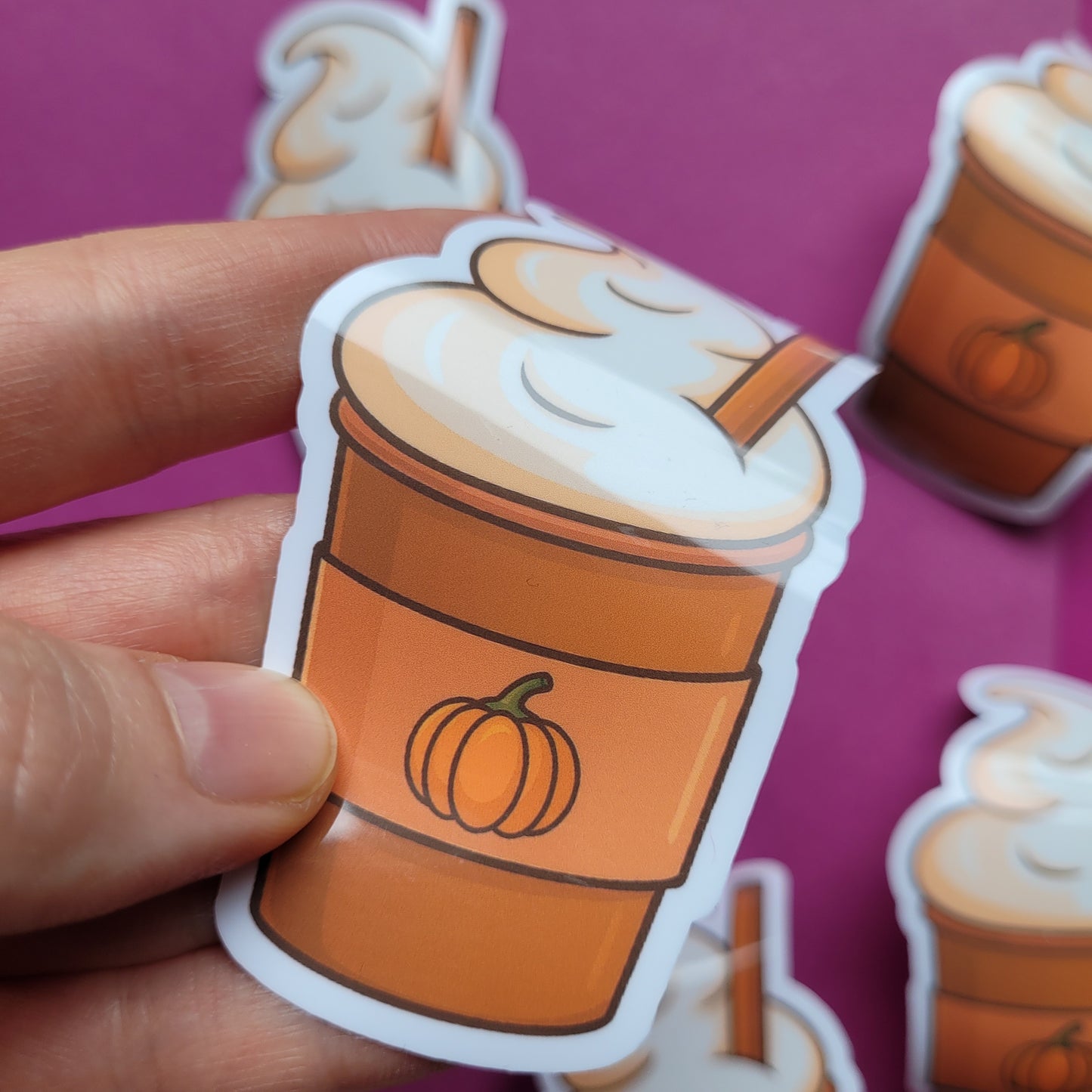 Sticker „Pumpkin Spice Latte" - Cozy Herbststimmung für Bücherfans 🎃☕📖