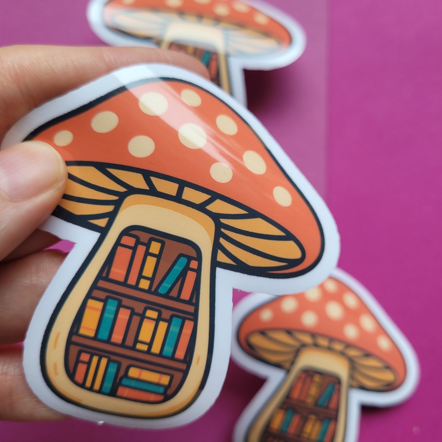 Sticker „Fliegenpilz-Bücherregal"