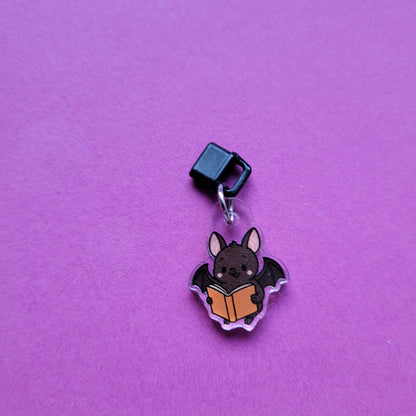 USB-C-Charm „Batty, die lesende Fledermaus“ 🦇