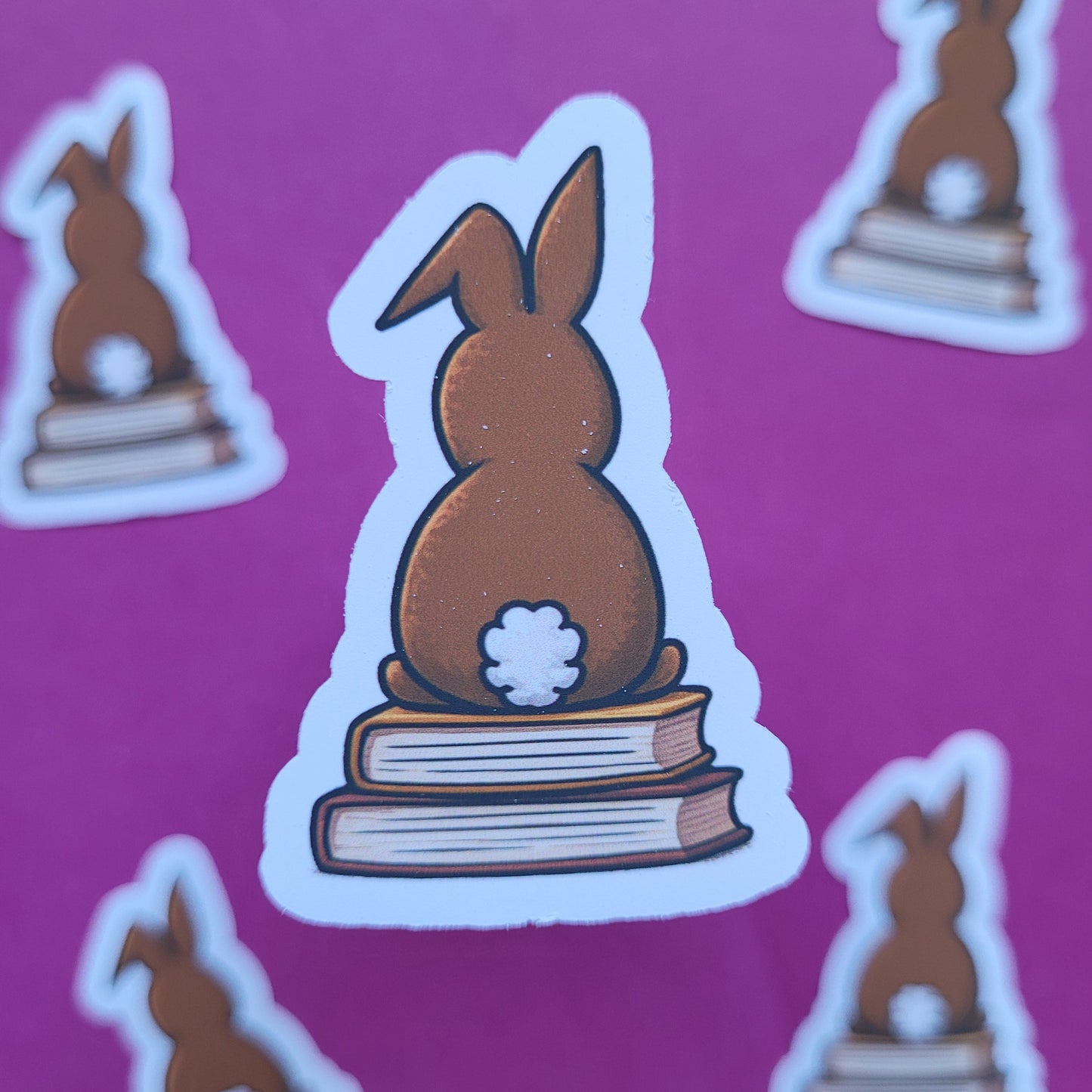 Sticker „Hase auf Büchern“ 🐰📚