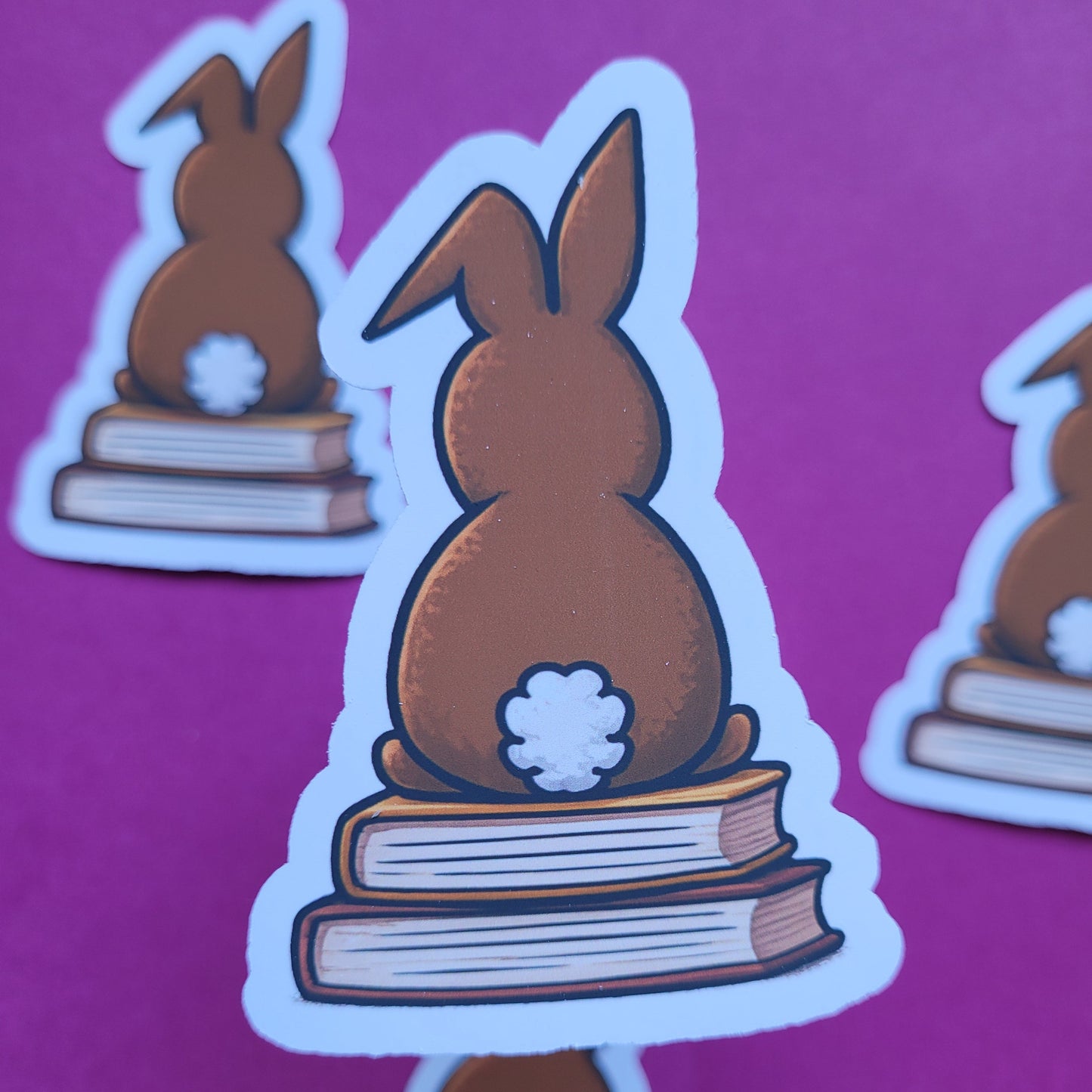 Sticker „Hase auf Büchern“ 🐰📚
