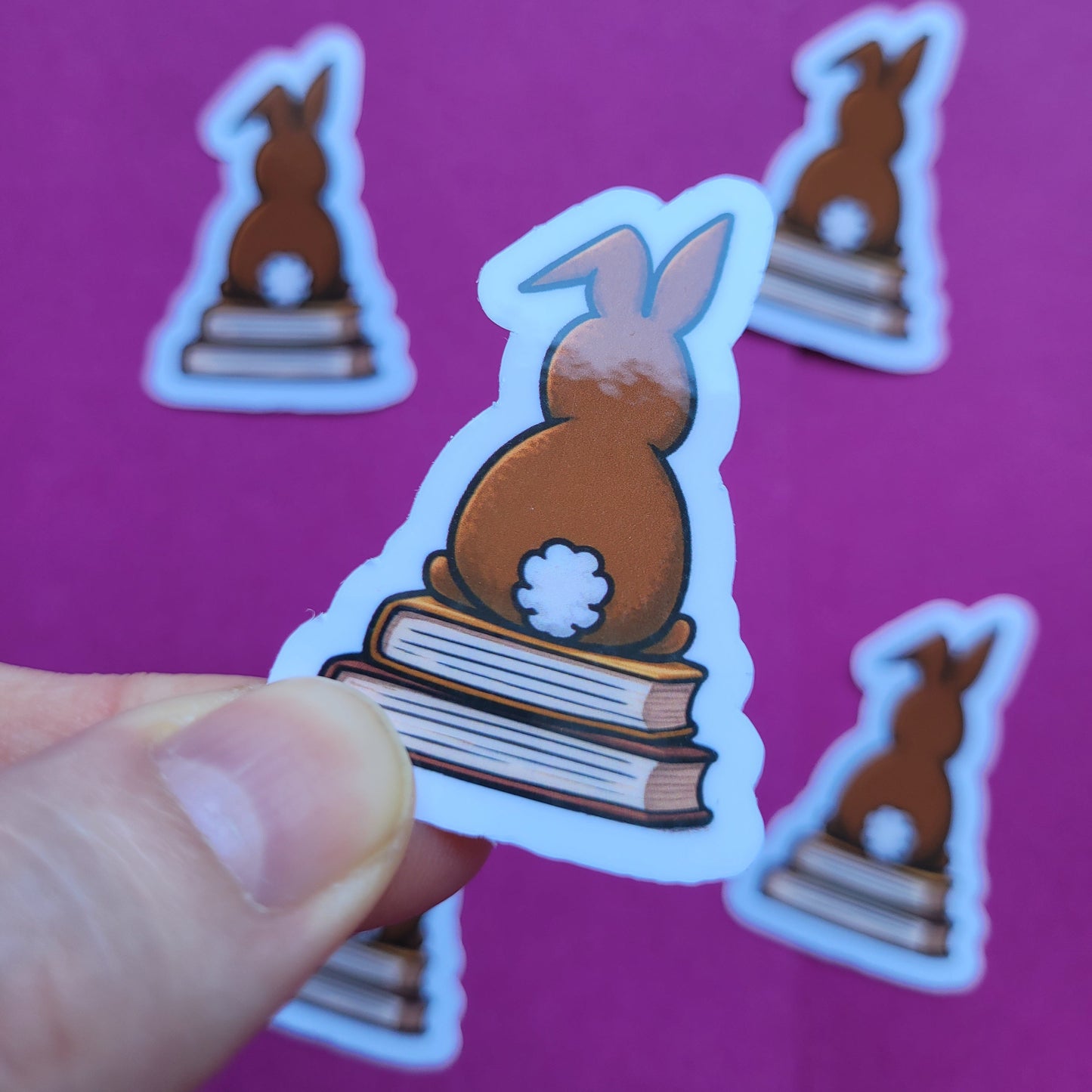 Sticker „Hase auf Büchern“ 🐰📚