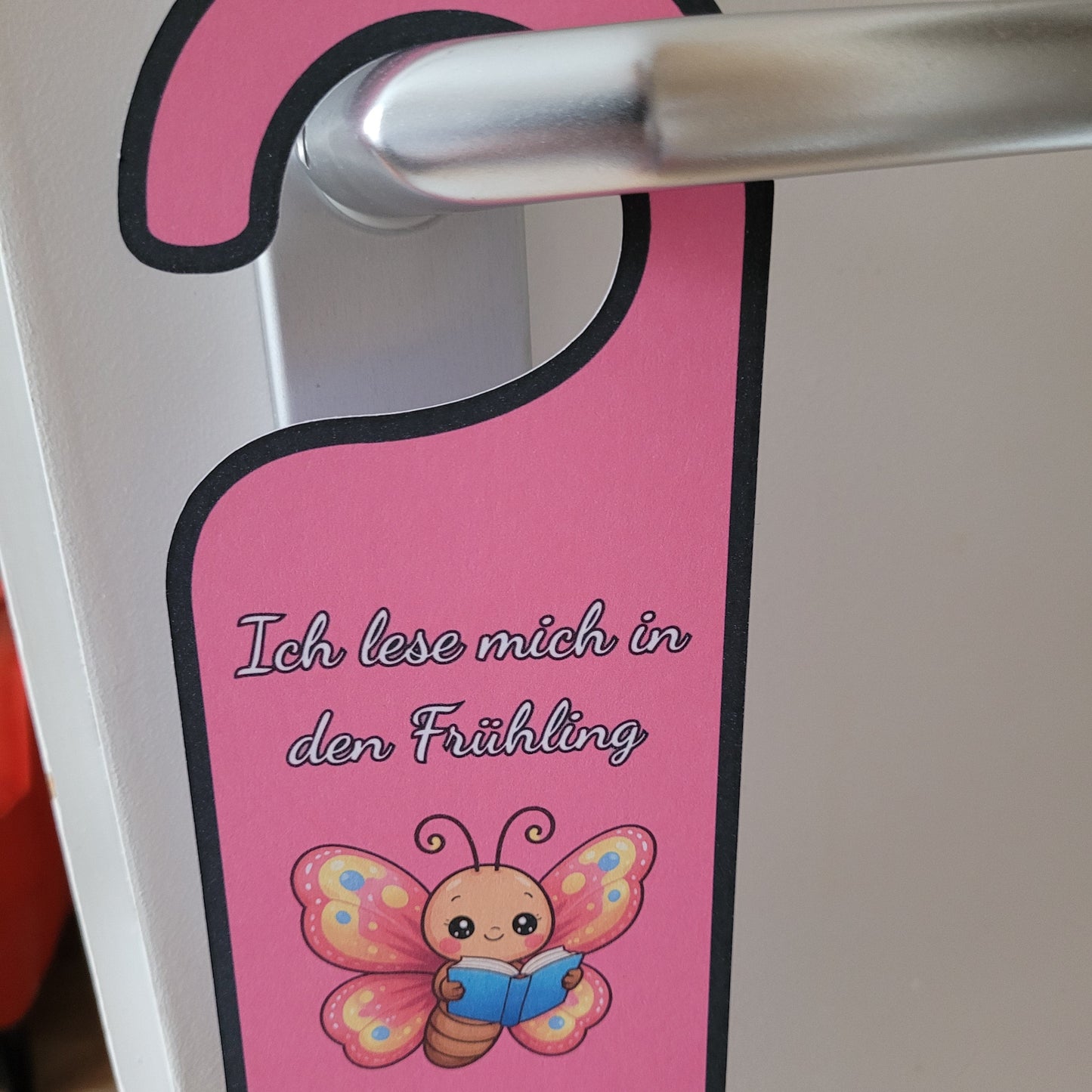 Türschild „Ich lese mich in den Frühling“ 🦋