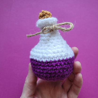 Zaubertrank „Gebundene Magie“ - Handgehäkelte Regaldeko 🧪