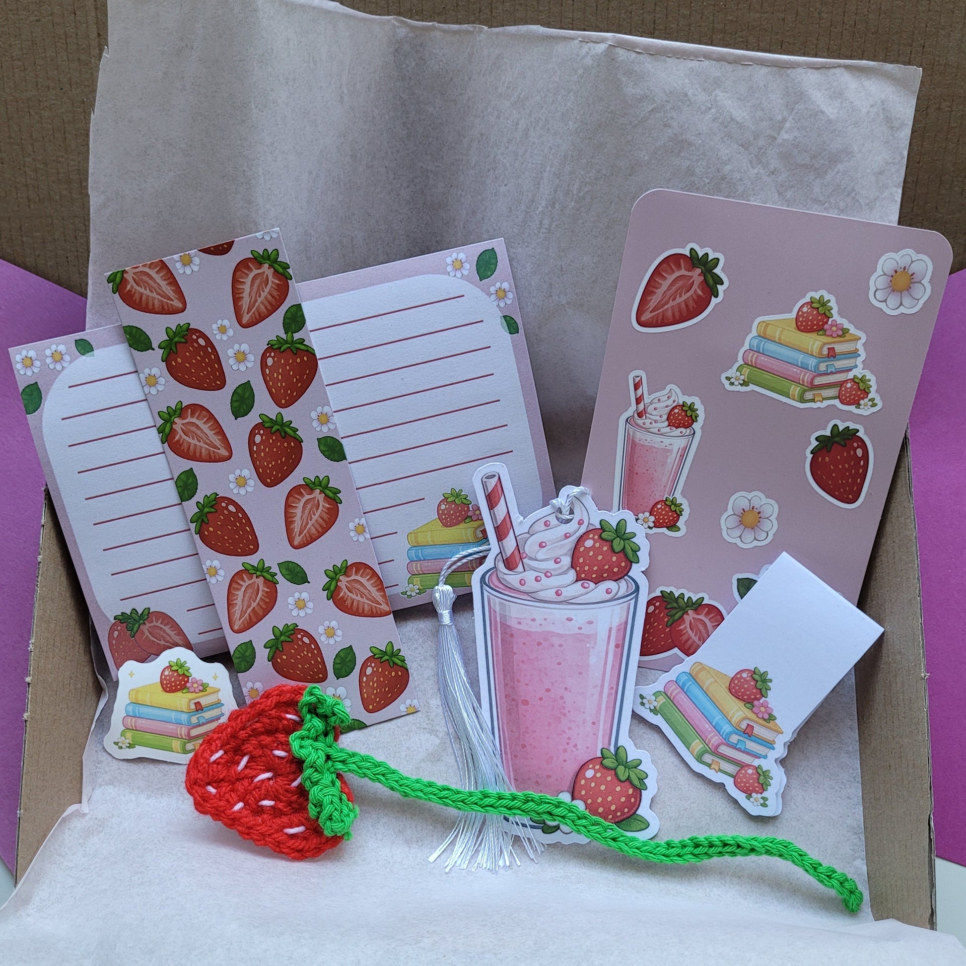 Lesehörnchenbox Strawberries & Books Inhalt