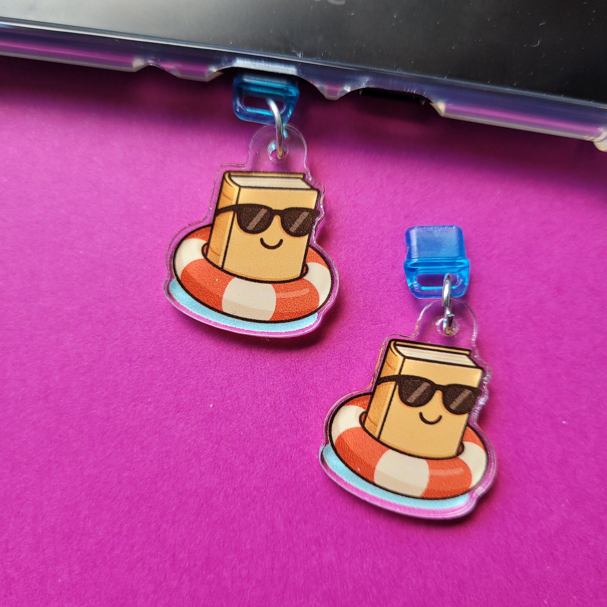 USB-C-Charm Buch i Schwimmring