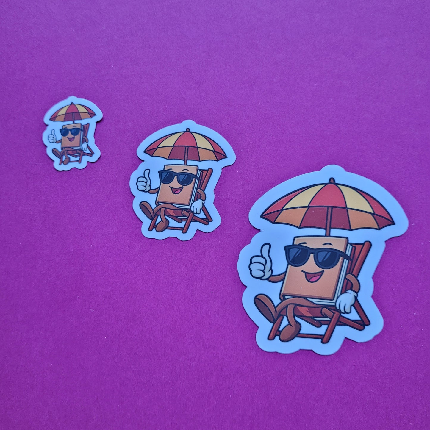 Sticker Buch im Liegestuhl