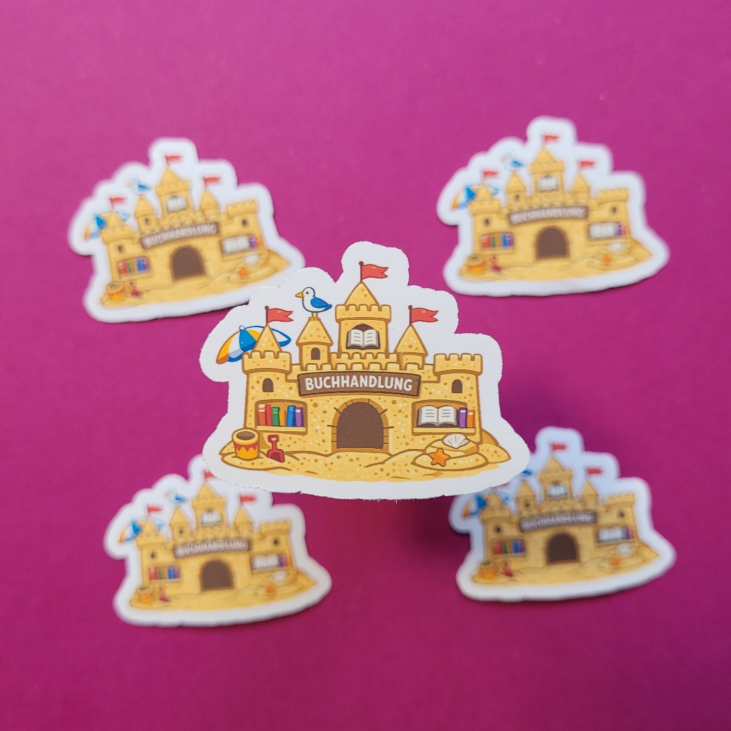 Sticker „Buchhandlung Sandburg“ - Dein Lieblingsbuchladen für den Sommer 🏖️📚🏰✨