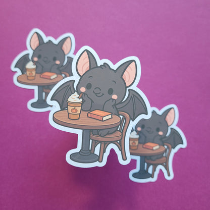 Sticker Batty im Lesecafé groß matt
