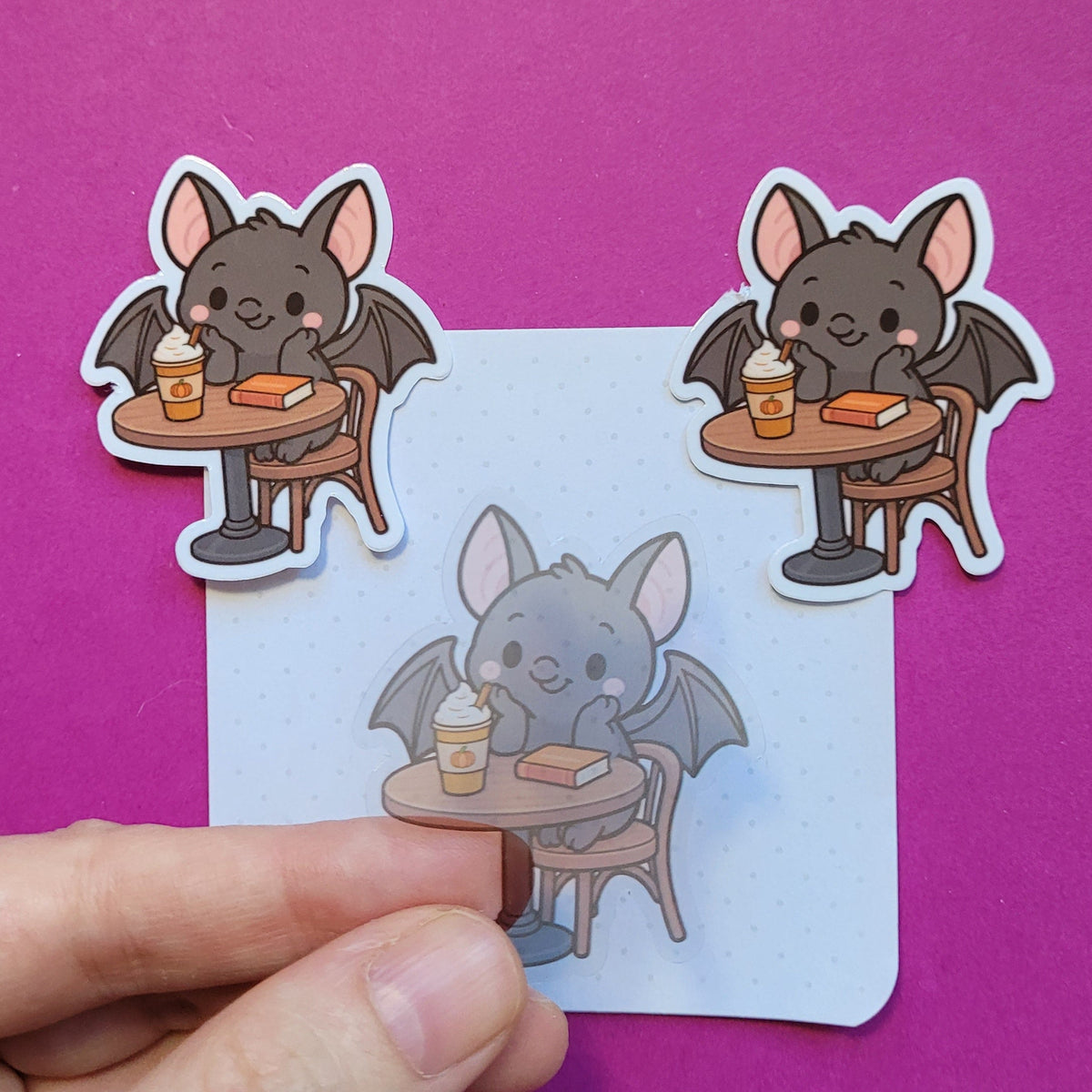 Sticker Batty im Lesecafé klein transparent