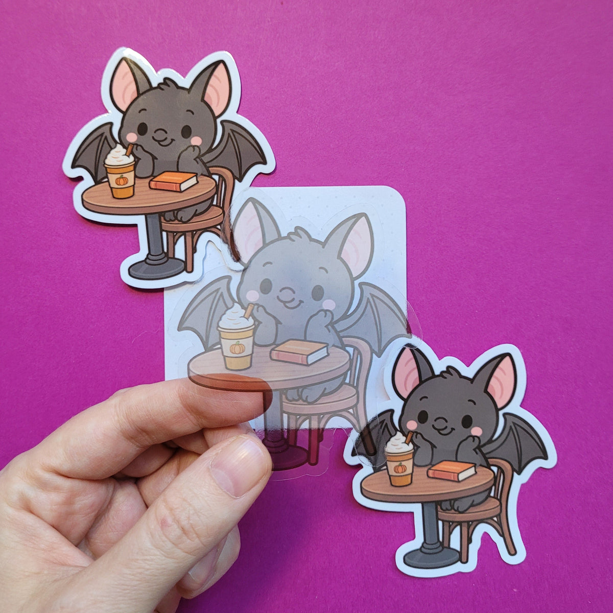 Sticker Batty im Lesecafé groß transparent