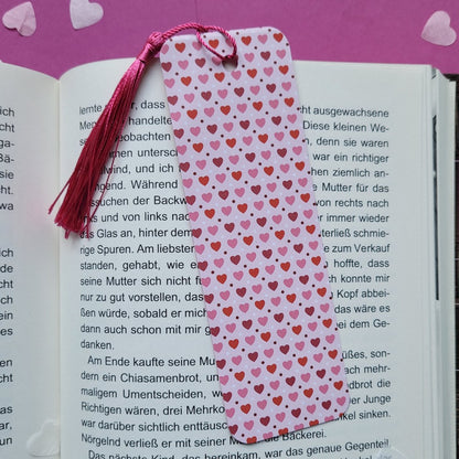 Unikat-Lesezeichen „Herzen auf rosa Grund“ 💖