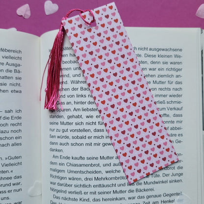 Unikat-Lesezeichen „Herzen auf rosa Grund“ 💖