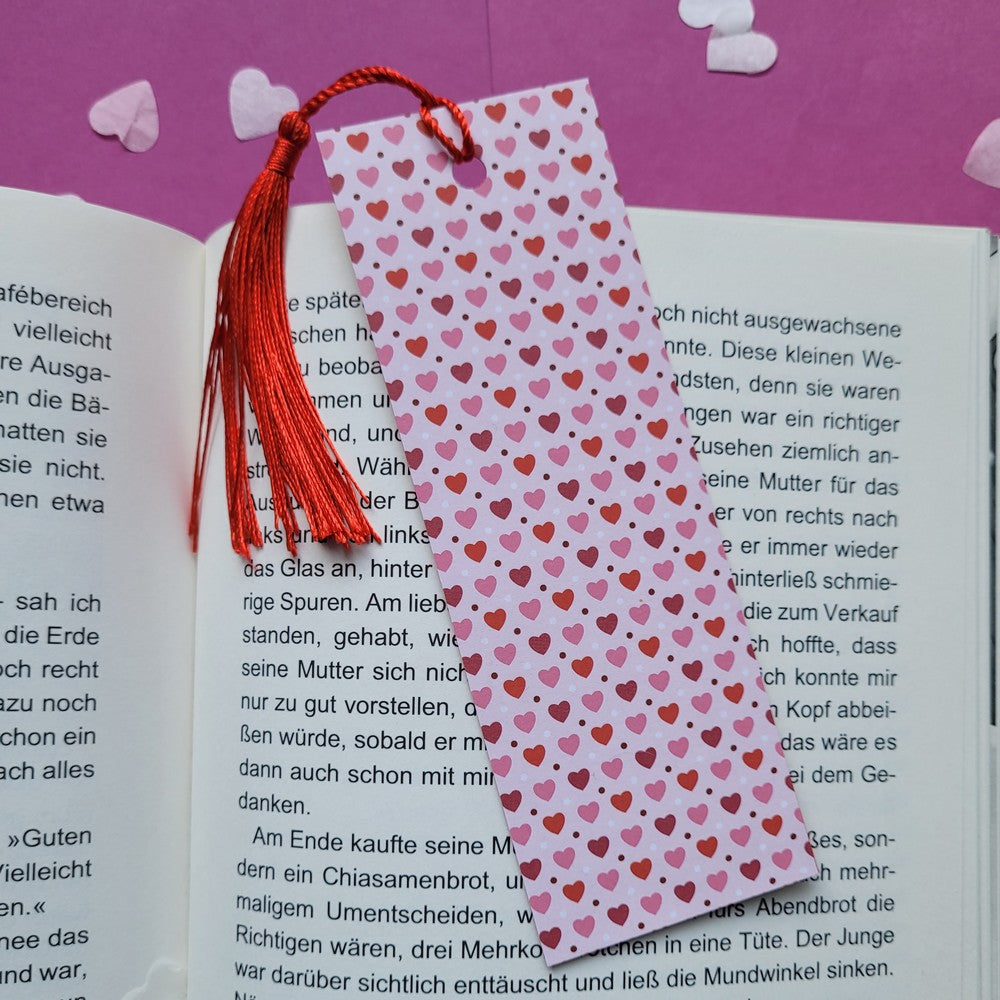 Unikat-Lesezeichen „Herzen auf rosa Grund“ 💖