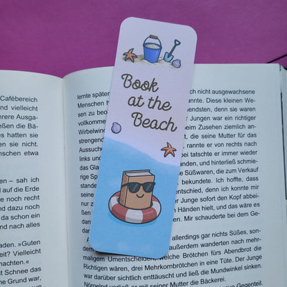 Standard-Lesezeichen „Book at the Beach“ - Sommer, Strand und jede Menge Bücherliebe 🏖️📚☀️✨