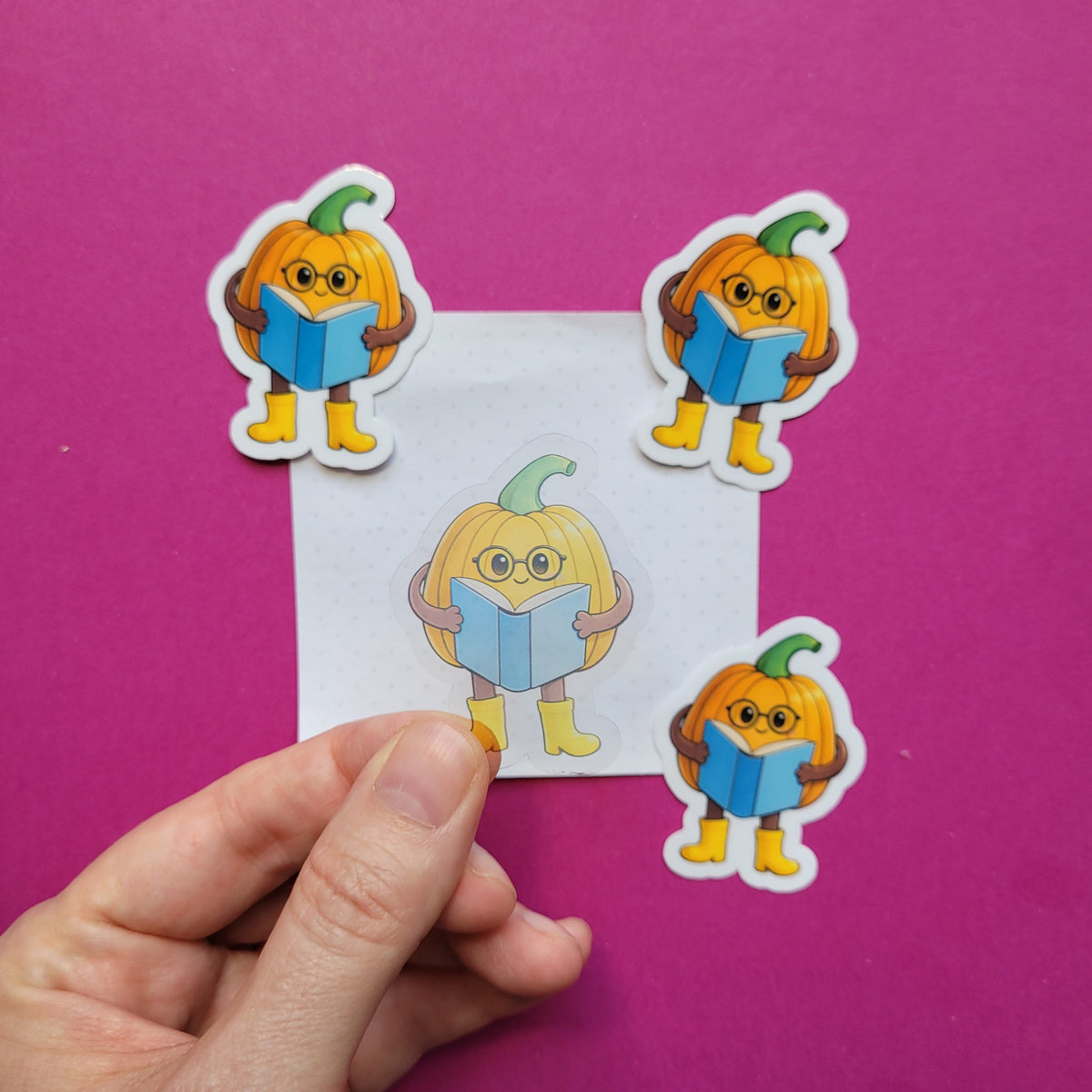 Sticker Kürby der lesende Kürbis klein transparent