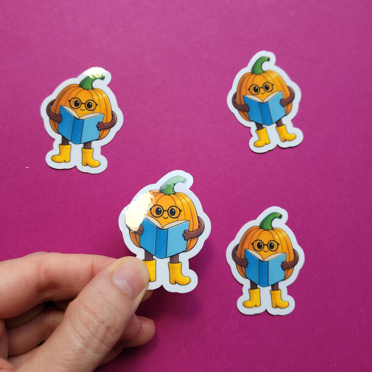 Sticker Kürby der lesende Kürbis klein glänzend